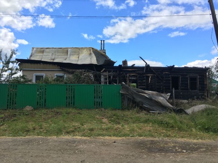 В селе Корноухово Рыбно-Слободского района в огне сгорел мужчина