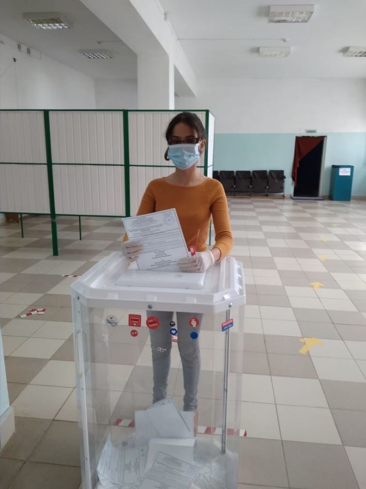 Студентка Ризиля Хуснутдинова из села Большие Елги  впервые участвует в голосовании