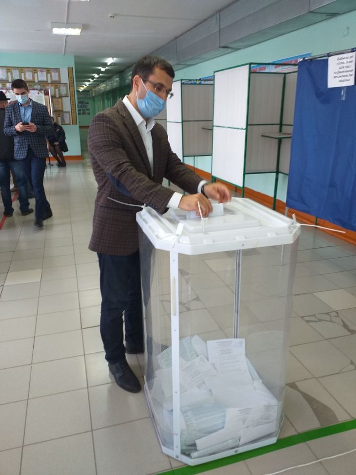 Глава Рыбно-Слободского муниципального района Ильдар Тазутдинов принял участие в выборах