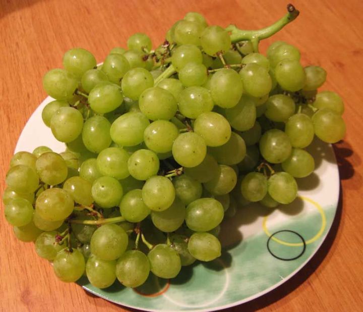 Можно ли есть виноград с косточками