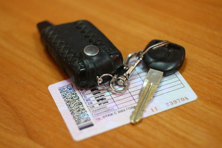 Российских призывников могут освободить от госпошлины за водительские права