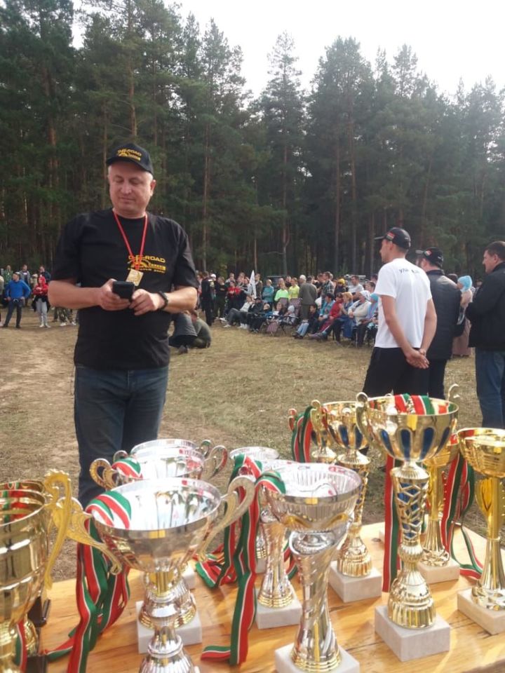В Рыбно-Слободском районе  прошли соревнования среди внедорожников - Трофи-Рейд "Распутье".
