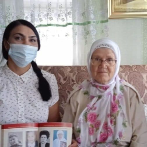 Пожилым жительницам Рыбно-Слободского района,  пережившим блокаду и голод в годы ВОВ, вручили книги памяти