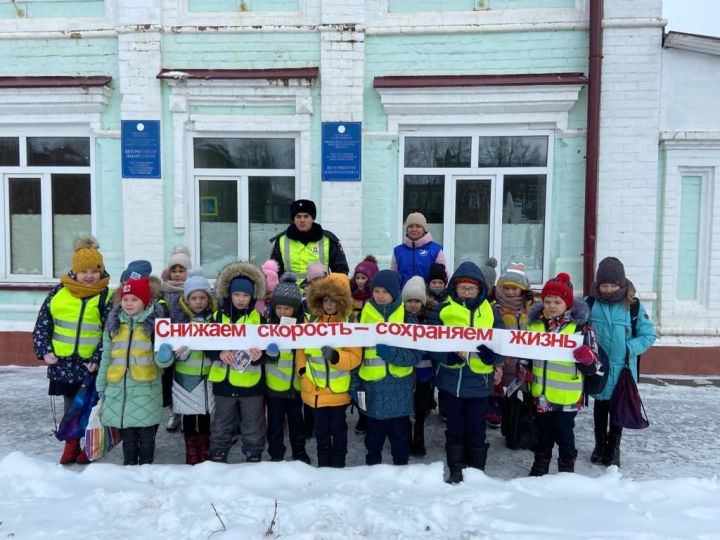 В Татарстане юные участники дорожного движения призвали водителей соблюдать ПДД