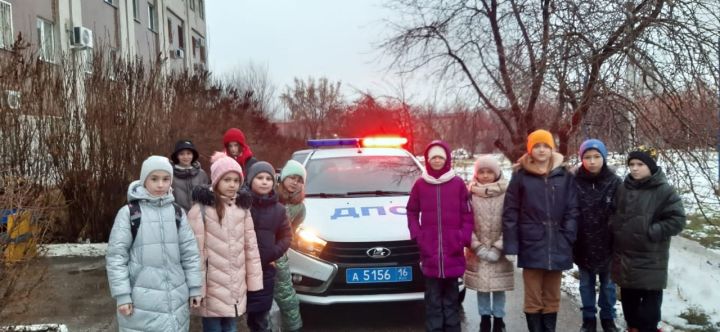 Школьники Татарстана познакомились со службой Госавтоинспекции, побывав в отделе ГИБДД