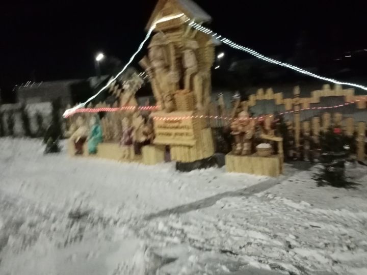 В  селе Анатыш Рыбно Слободского района состоялось открытие Новогодней елки