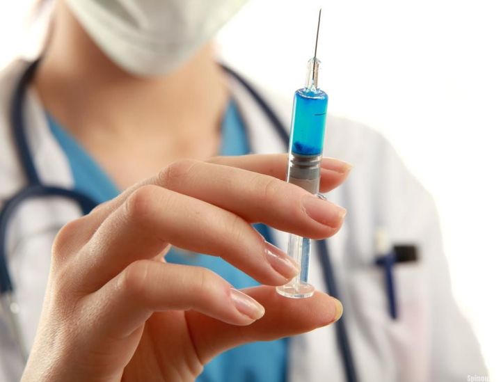 Почти 70% татарстанцев получили прививку от коронавируса 
