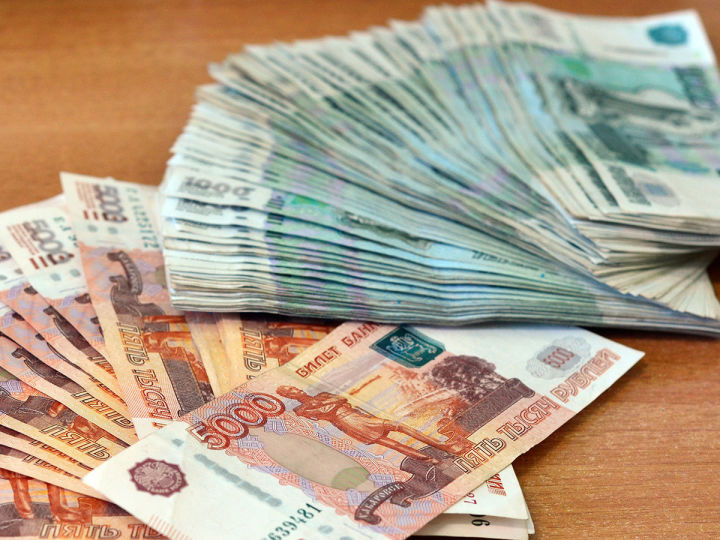 Кассирша вынесла из банка 23 млн рублей, ее разыскивают