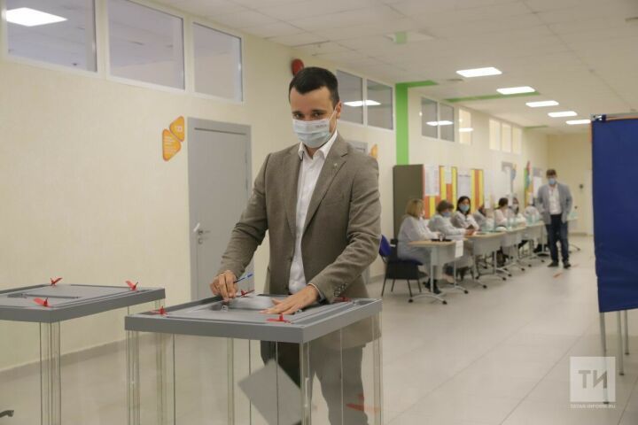 Тимур Сулейманов отметил высокую активность молодёжи на голосовании  