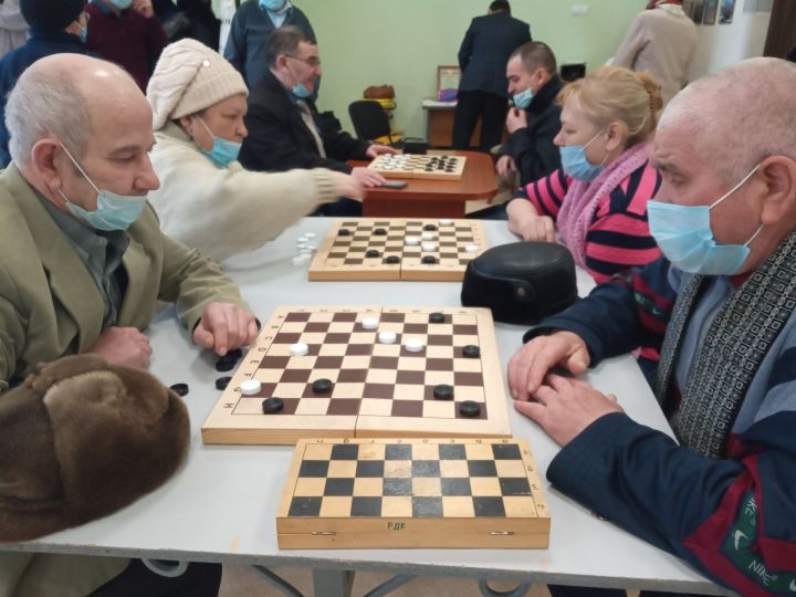 В Рыбно-Слободском районе назвали имена победителей шахматного турнира среди пожилых людей