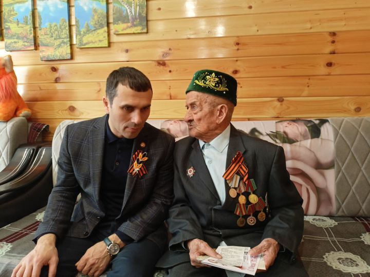 Ветеран ВОВ Мирзахан Ахметов  поделился воспоминаниями о годах войны
