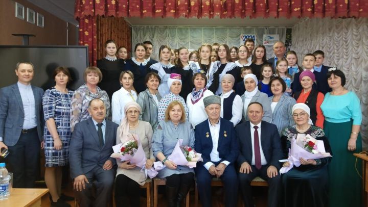 Известные писатели и поэты Татарстана встретились со школьниками