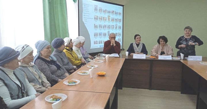 В районном отделе социальной защиты проведен семинар с участием активных граждан старшего возраста