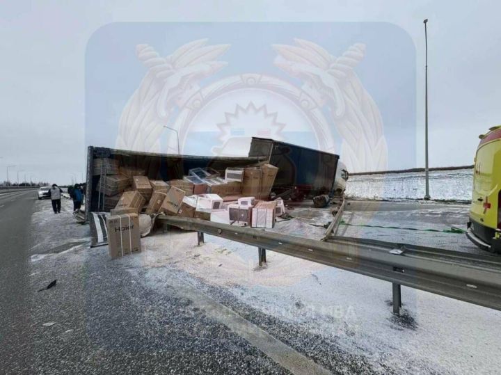 Водитель «Лады» погиб в аварии с грузовиком в Татарстане