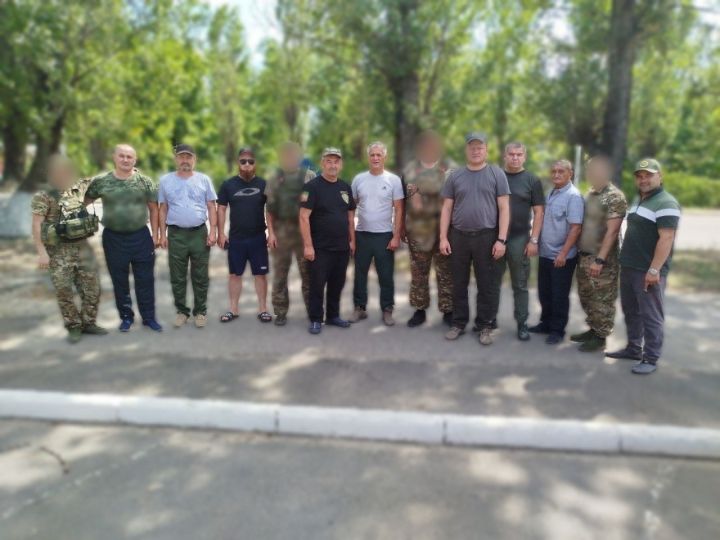 Радик Ислямов встретился с нашими бойцами и передал гуманитарную помощь