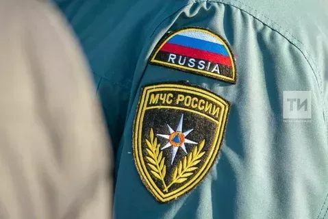 Как защитить детей от падения из окон: советы МЧС