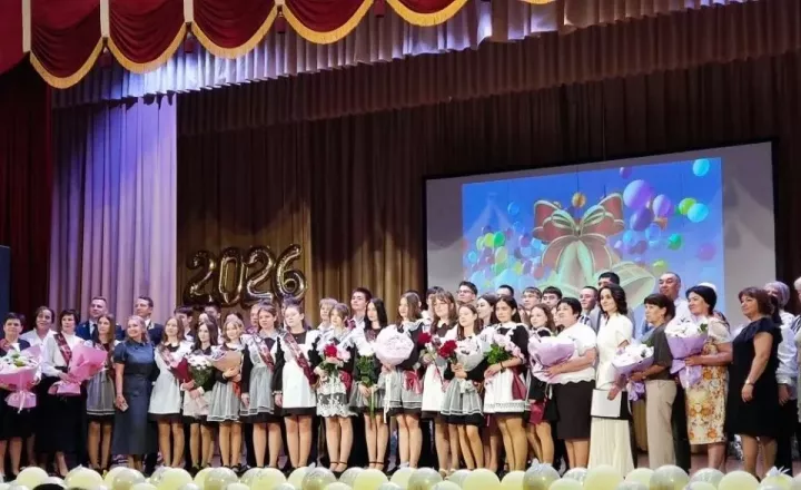 Торжественный «Последний звонок» в Рыбно-Слободской школе №2