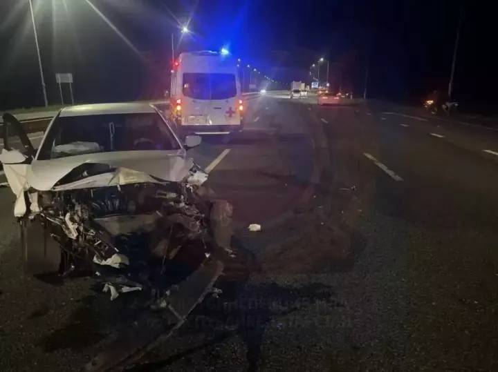В Татарстане мотоциклист врезался в стоящий автомобиль и погиб