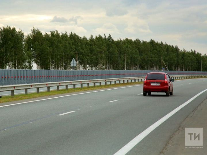 В России планируют удвоить штрафы за езду по обочине