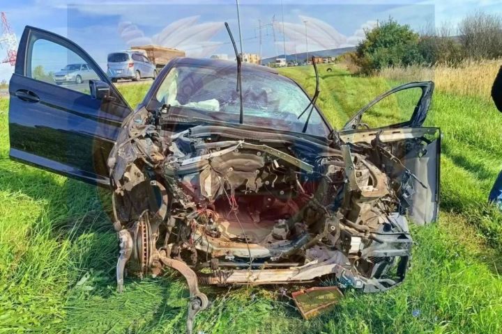 В Татарстане в аварии с BMW погибла 26-летняя пассажирка