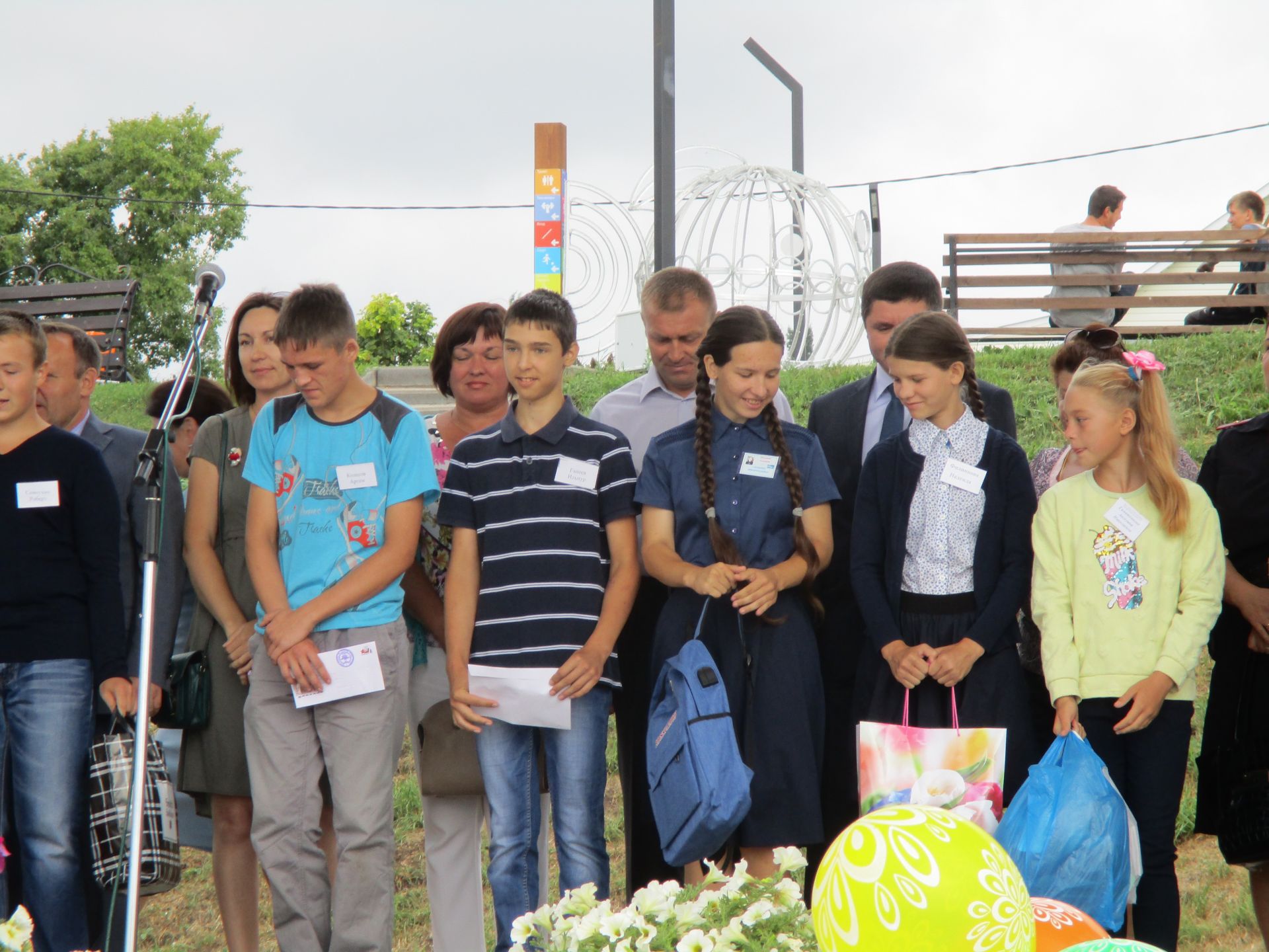 Благотворители порадовали Рыбно - Слободских детей