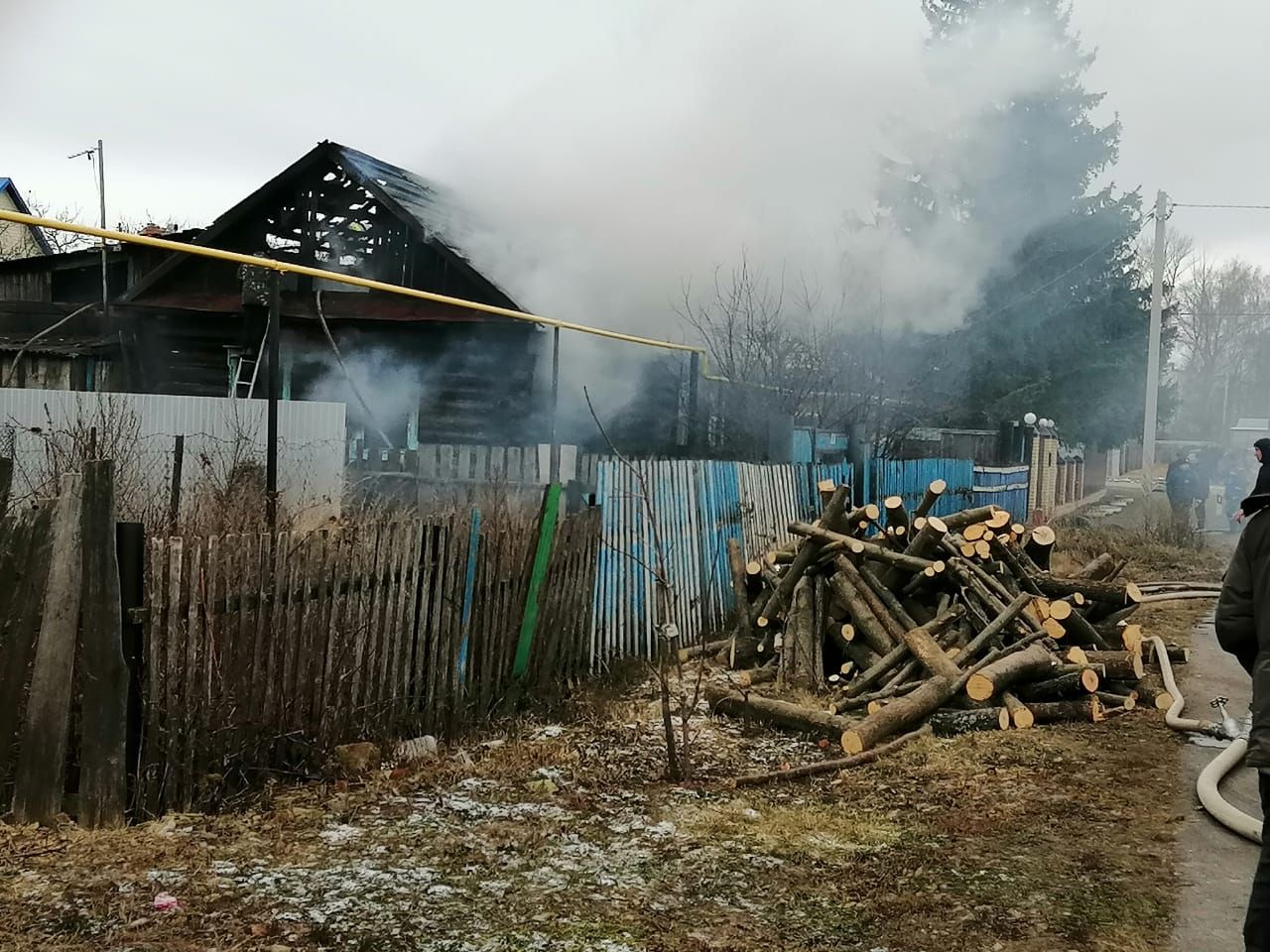 Слобода сегодня. Пожар в двухквартирном доме. Пожар в рыбной Слободе. Сгорел дом в Рыбном. Пожар в Рыбно Слободском районе.