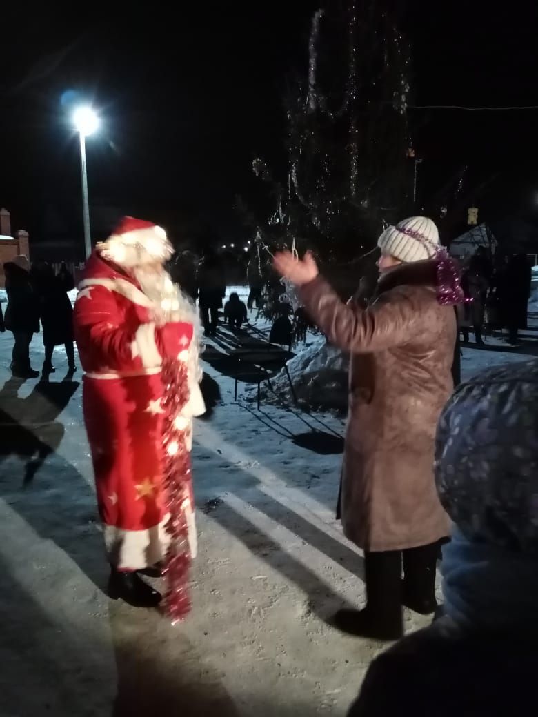 В селе Полянка Рыбно-Слободского района традиция встречи Нового года всем селом возобновилась