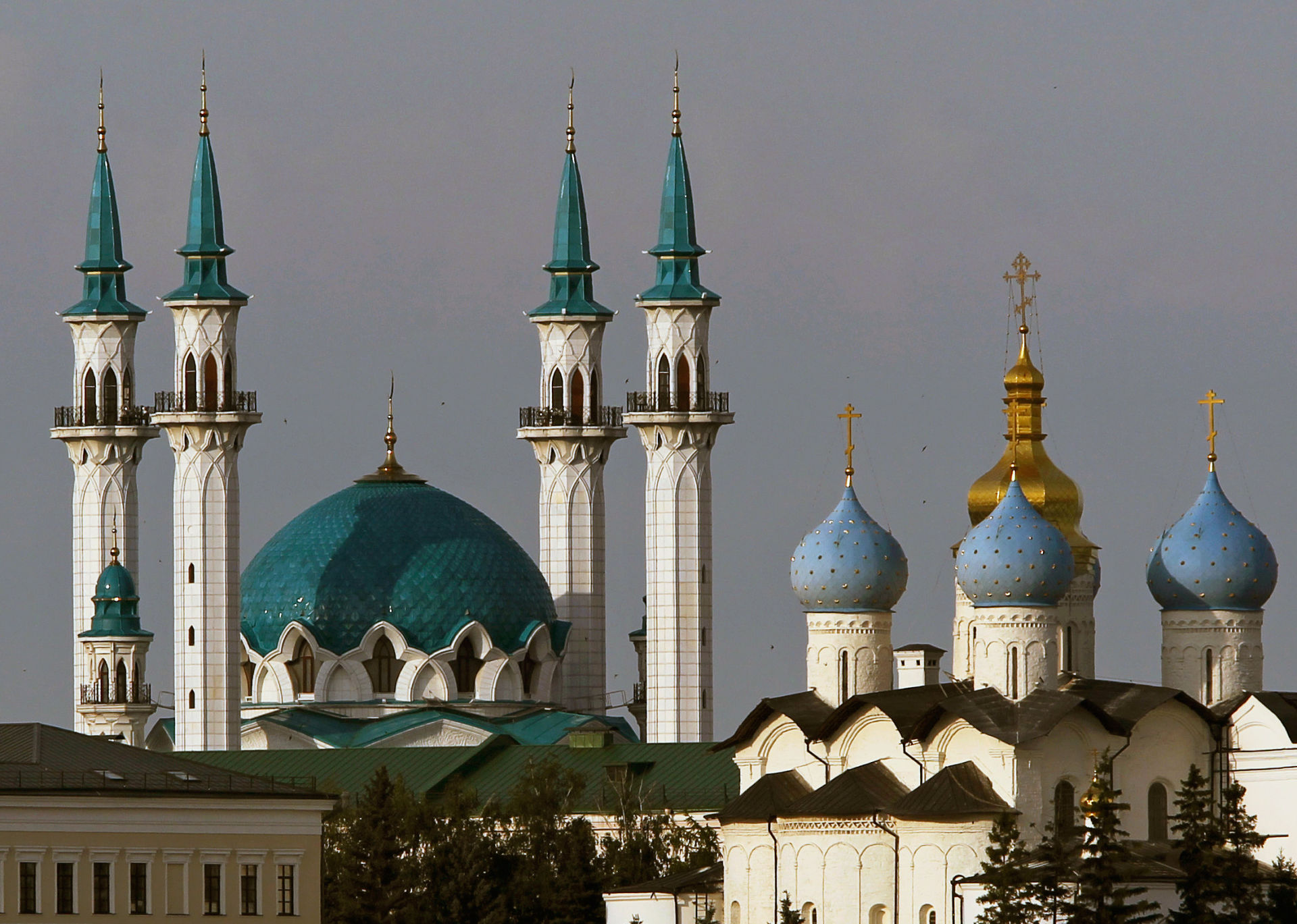 храм и мечеть рядом