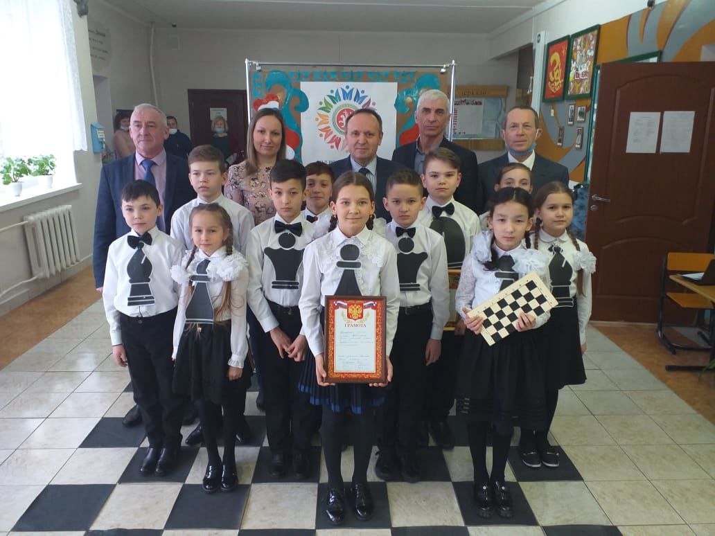 В школах Рыбно Слободского района открываются  новые возможности заниматься шахматами