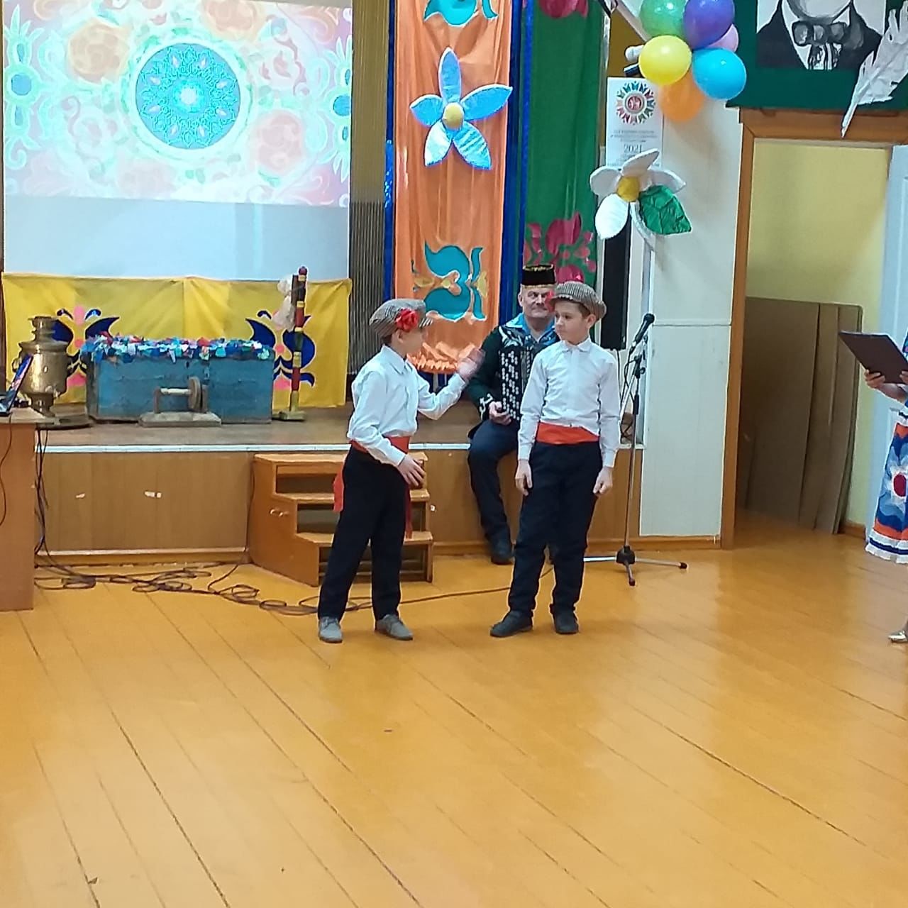 В Рыбно - Слободском Центре детского творчества подвели итоги работы за месяц в рамках Года родного языка и народного единства