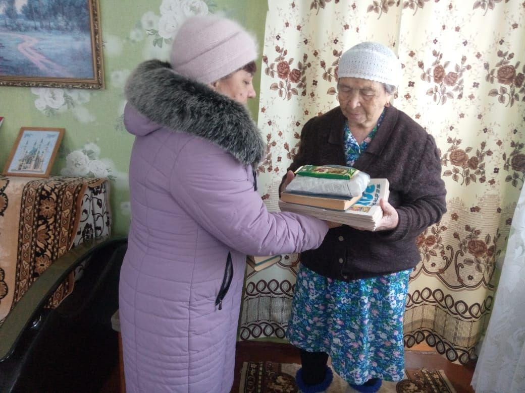 Библиотекари Рыбно-Слободского района побывали в гостях у  пожилых  людей с ОВЗ