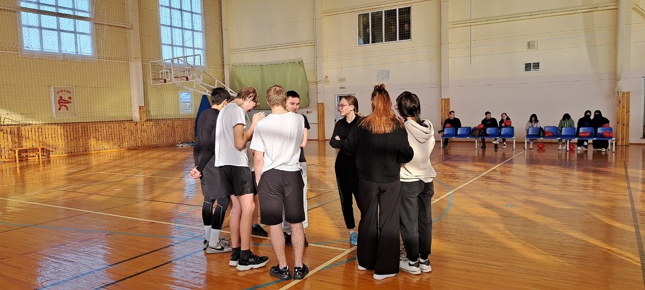 Для Рыбно - Слободских студентов прошла игра: «Веселые старты на день влюбленных»