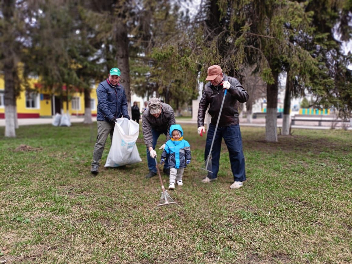 В Рыбно-Слободском районе прошли санитарные субботники