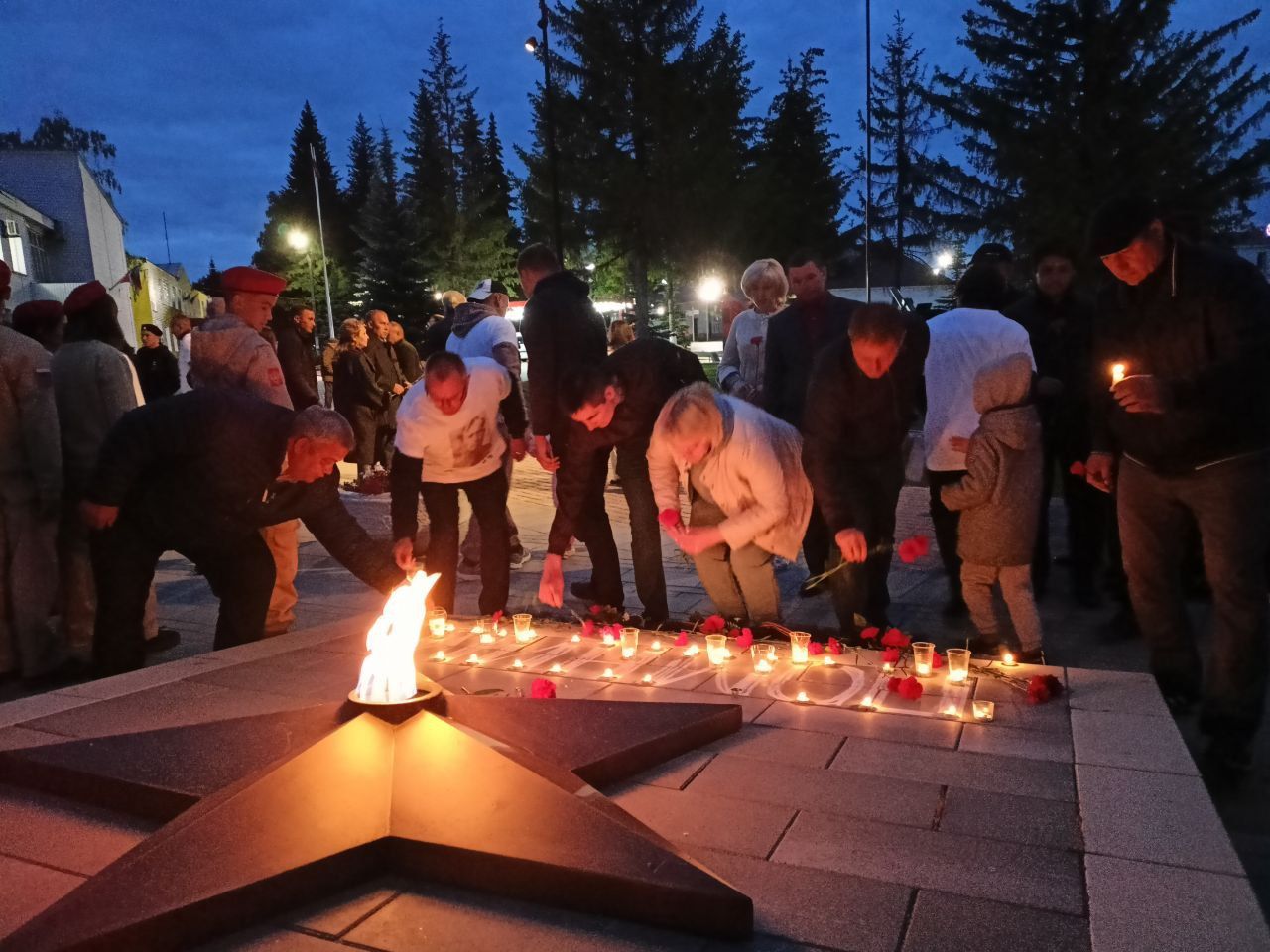 Митинг свеча памяти.