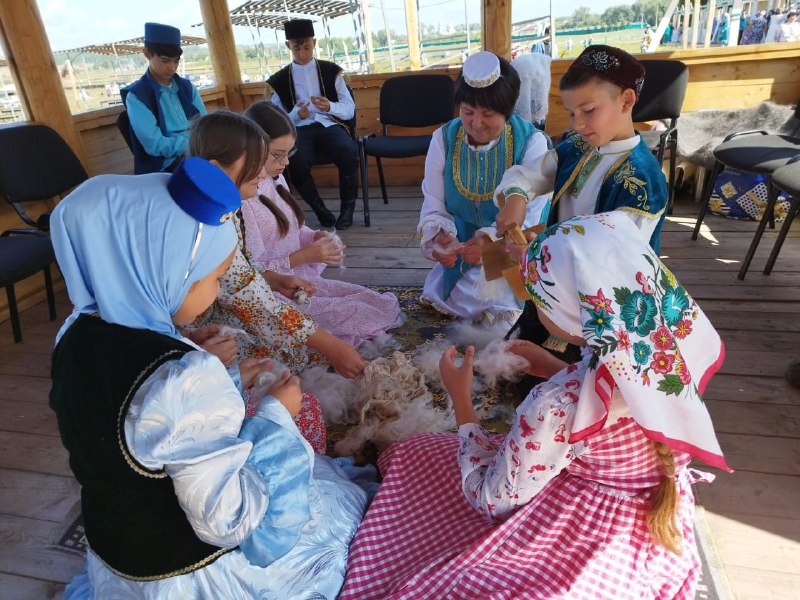 Балык Бистәсендә «Бистә шәле» ll нче республика һөнәрчелеге фестивале бара