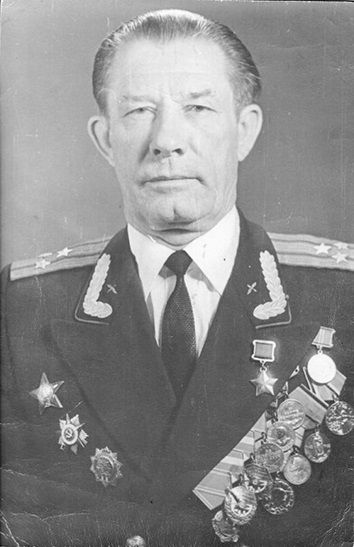 Бистә үз Геройларын белергә тиеш