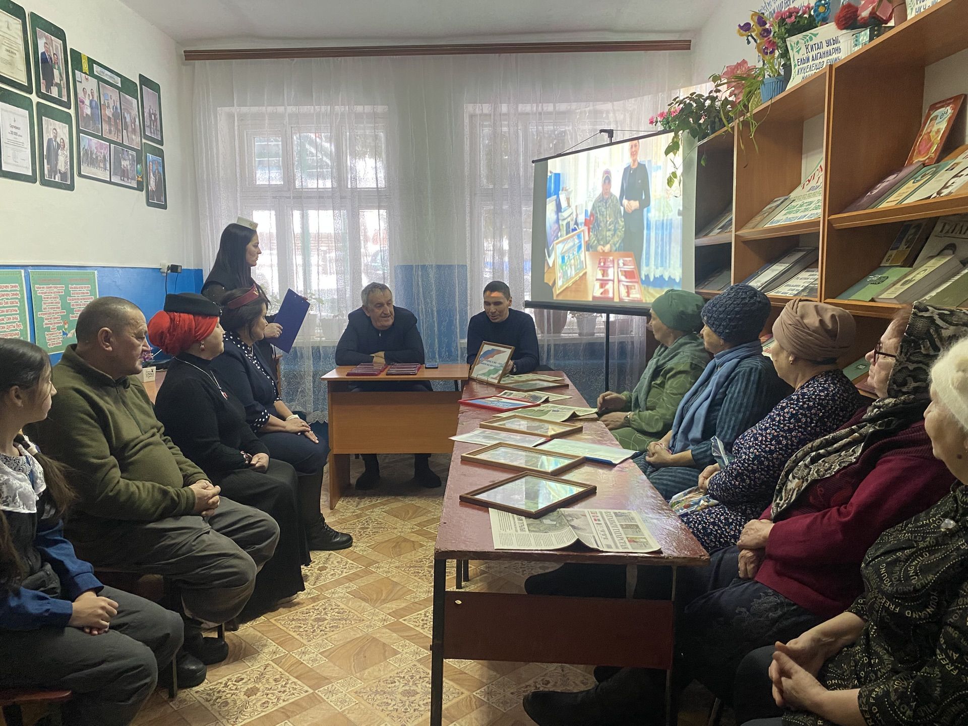 Яңа Арыш авылы китапханәсендә Фидаил Кәримов белән очрашу узды