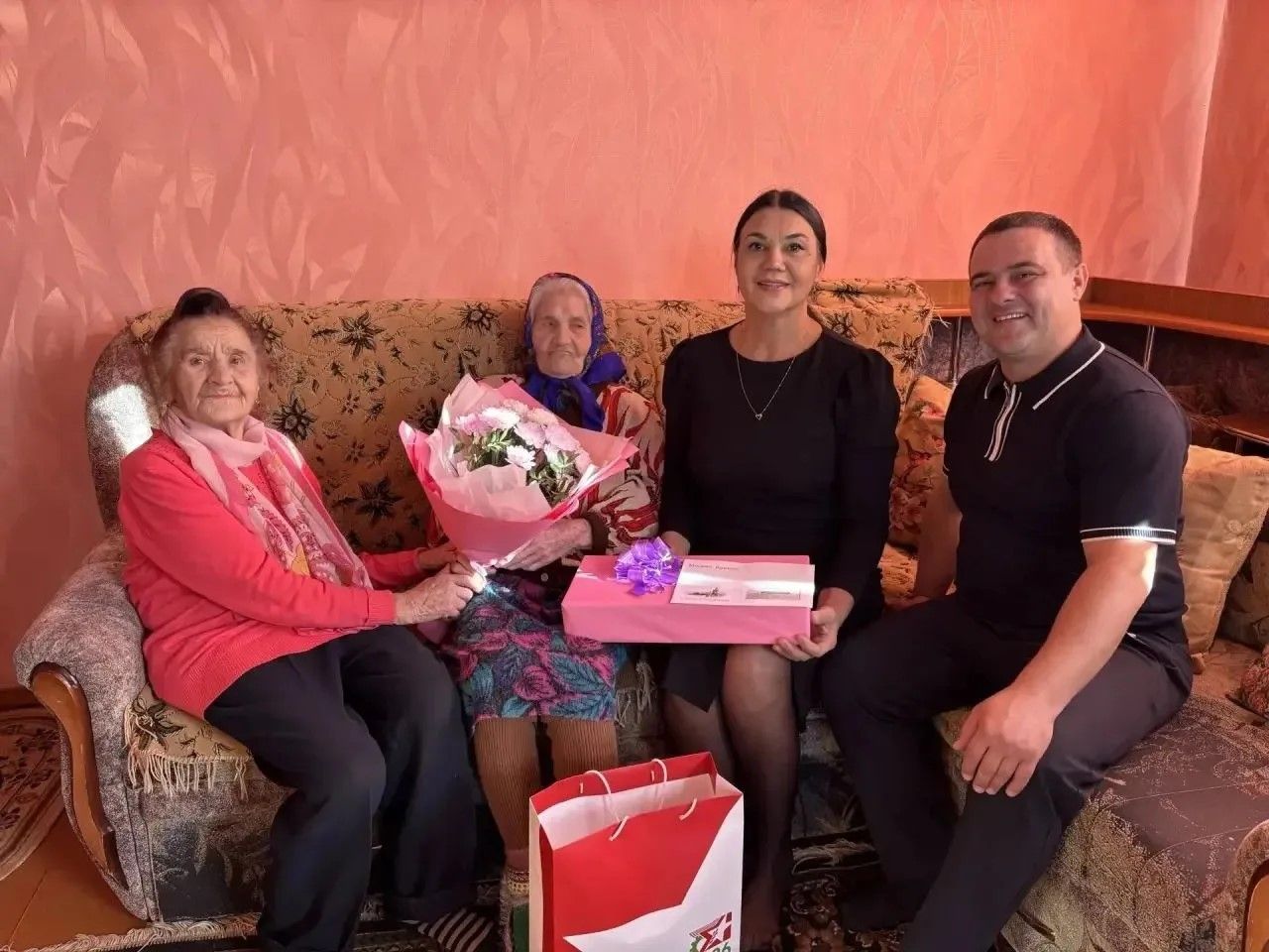 Жительницу Рыбной Слободы поздравили с 96-летием