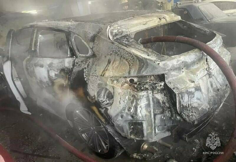 Пожар на четвертом этаже парковки в Казани: причины и последствия возгорания