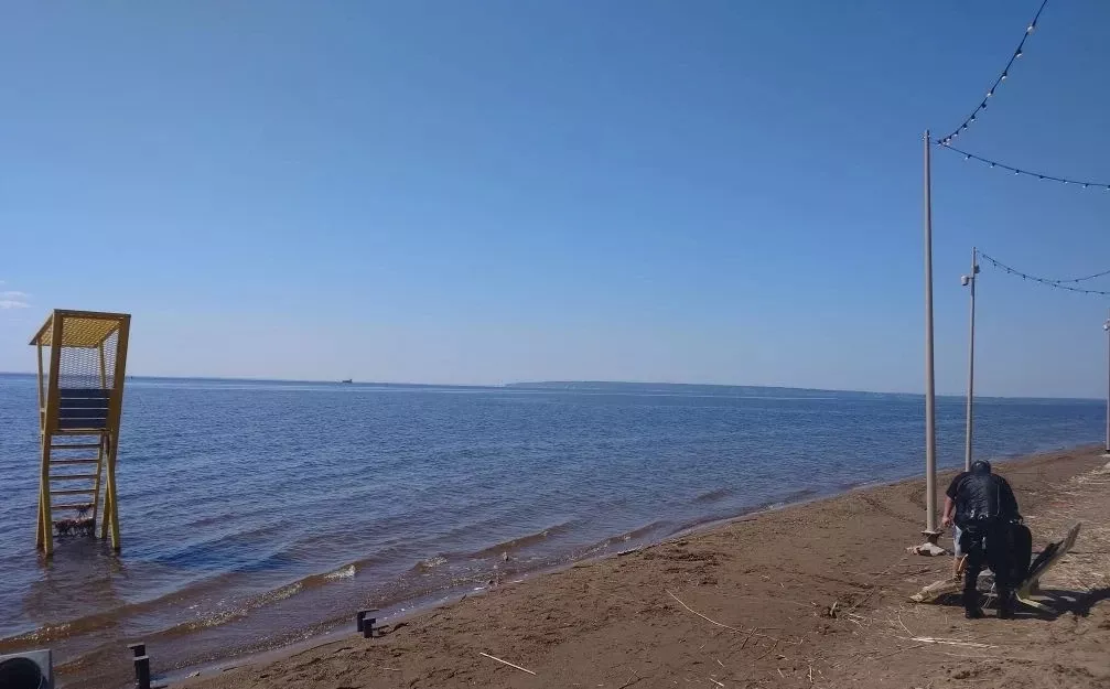 В Рыбной Слободе продолжается подготовка пляжа «Чулман яр» к купальному сезону