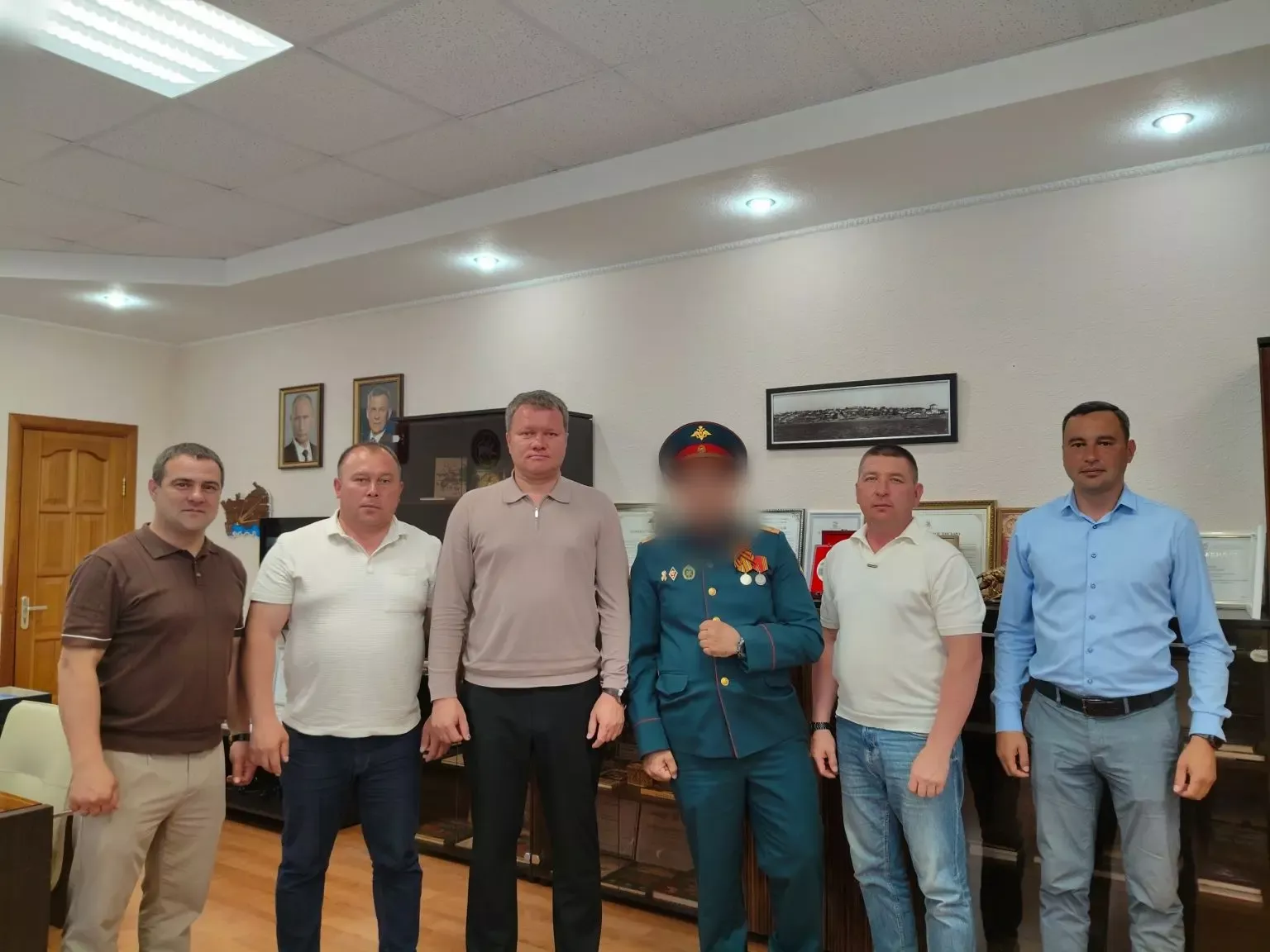 Радик Ислямов встретился с участником СВО и семьёй военнослужащего