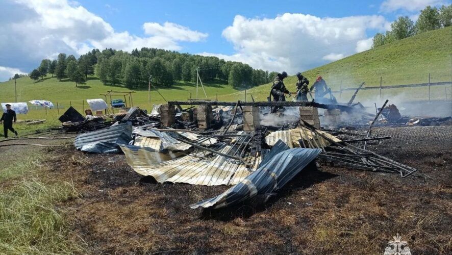 Трое детей погибли при пожаре