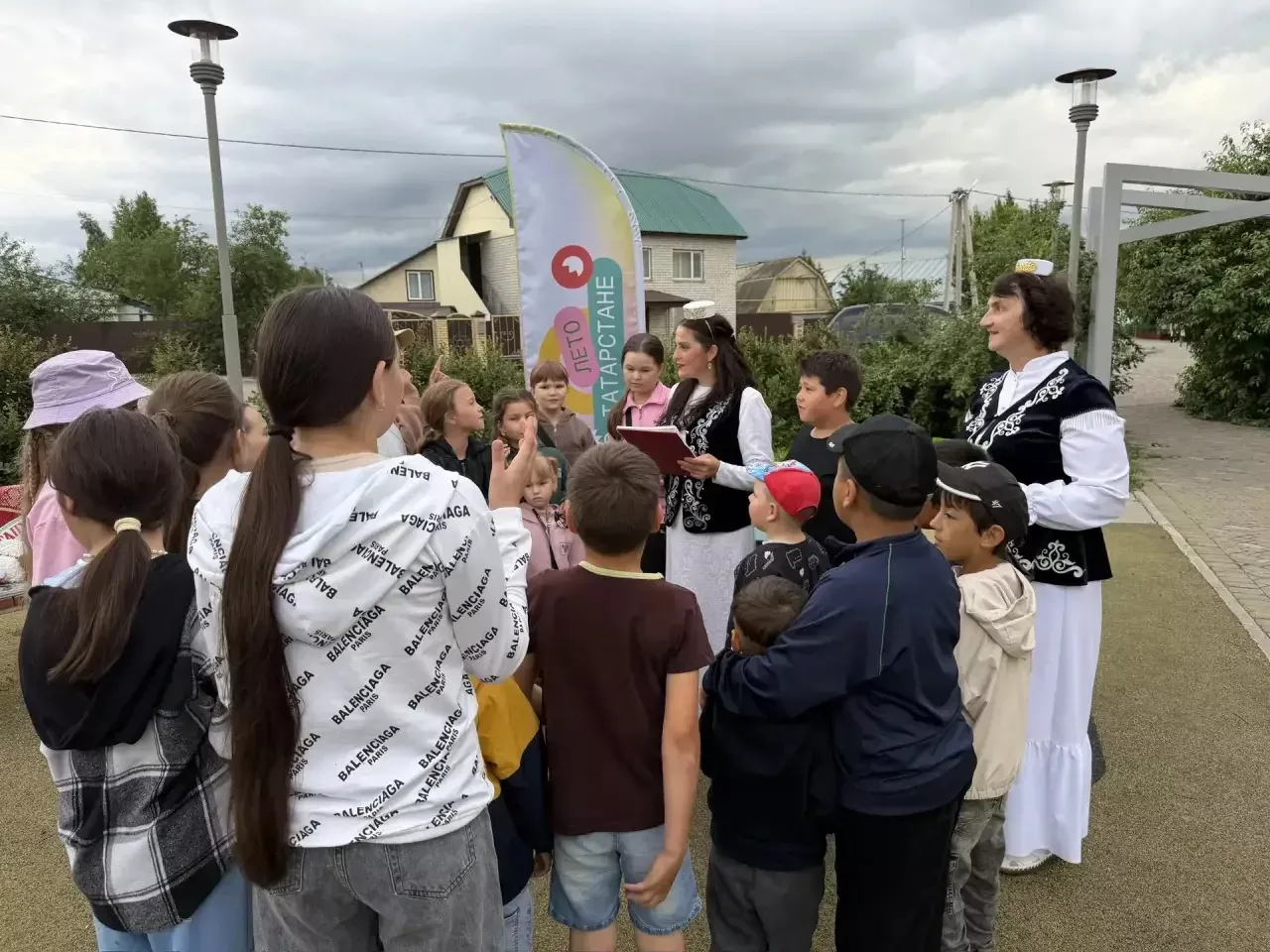 Детский праздник чтения в сквере Центральной мечети