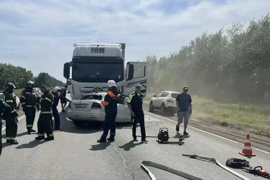 В Татарстане водитель Volkswagen погиб в лобовом столкновении