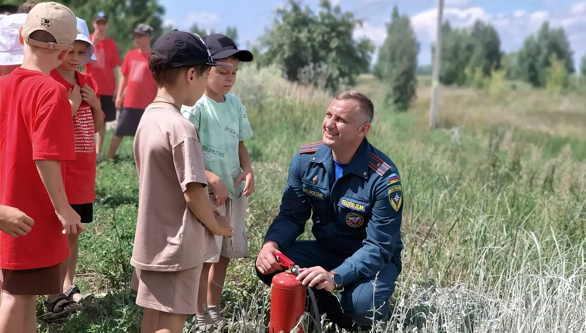 В лагере «Сэйлэн» прошёл урок пожарной безопасности