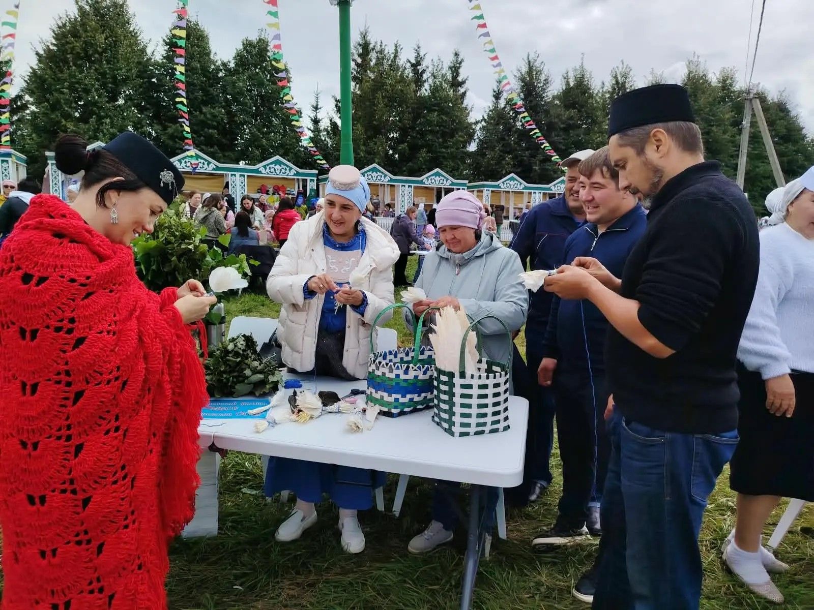 В Рыбно-Слободском районе прошел фестиваль женского промысла «Бистә шәле»
