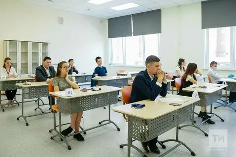 Выпускники-стобалльники ЕГЭ в Татарстане получат премии до 35 тысяч рублей