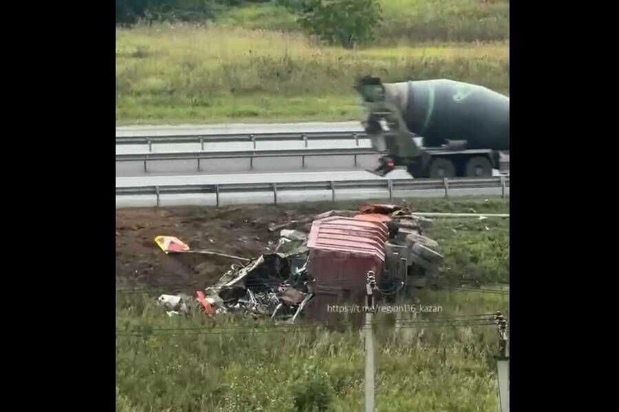 Татарстанда  йөк автомобиле юл читенә төшеп киткән