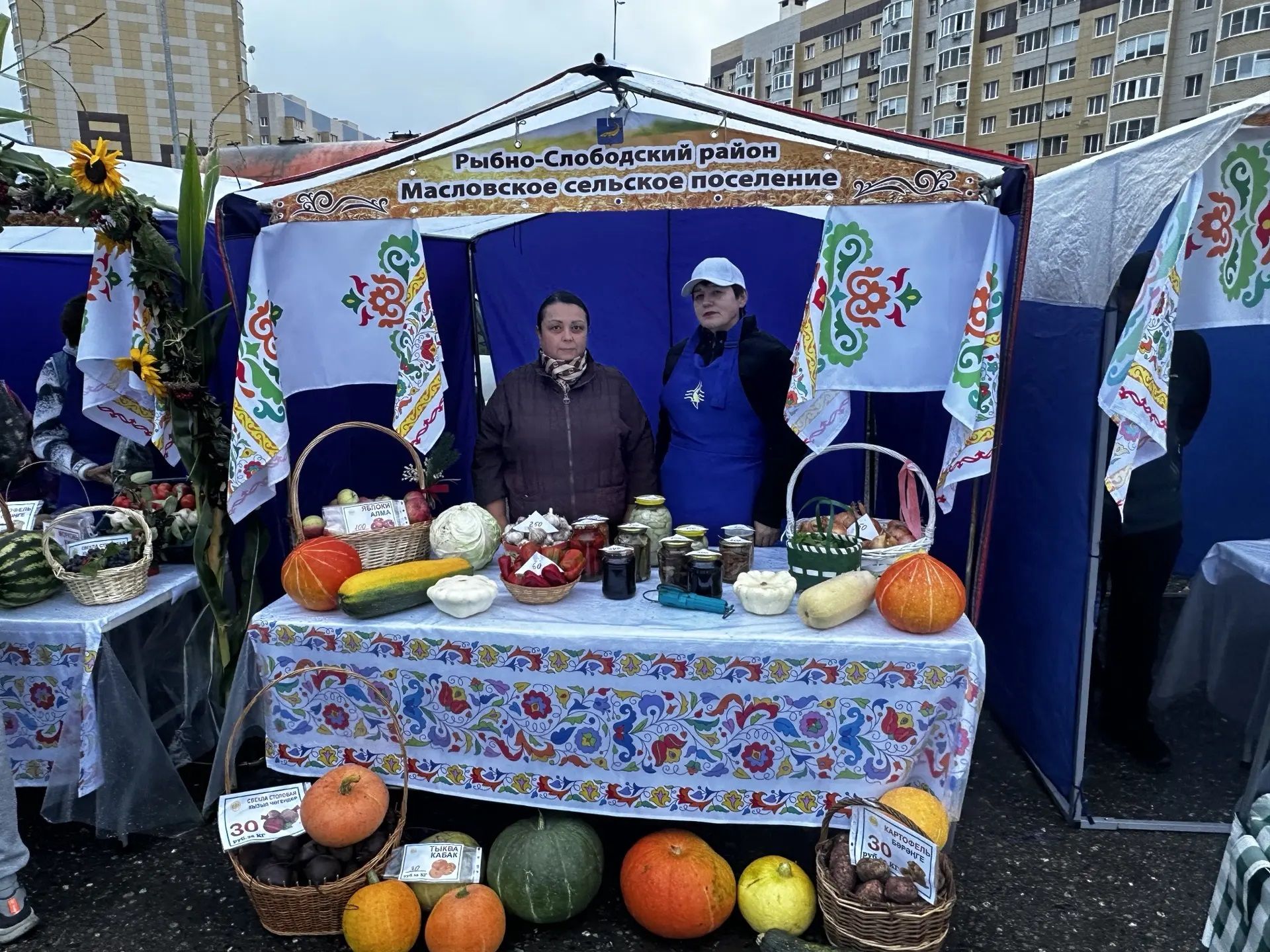 В Осиново прошла ярмарка: рыбнослободские производители представили свою продукцию