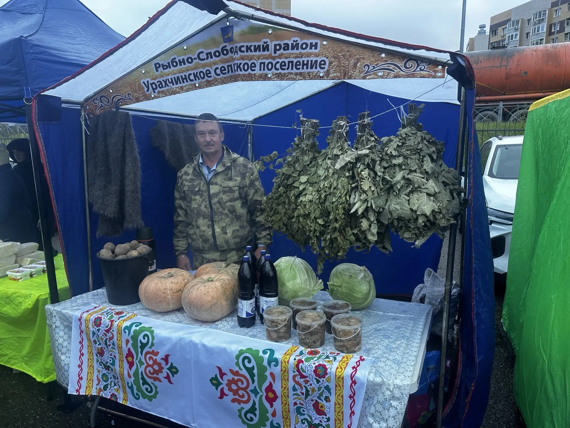 В Осиново прошла ярмарка: рыбнослободские производители представили свою продукцию